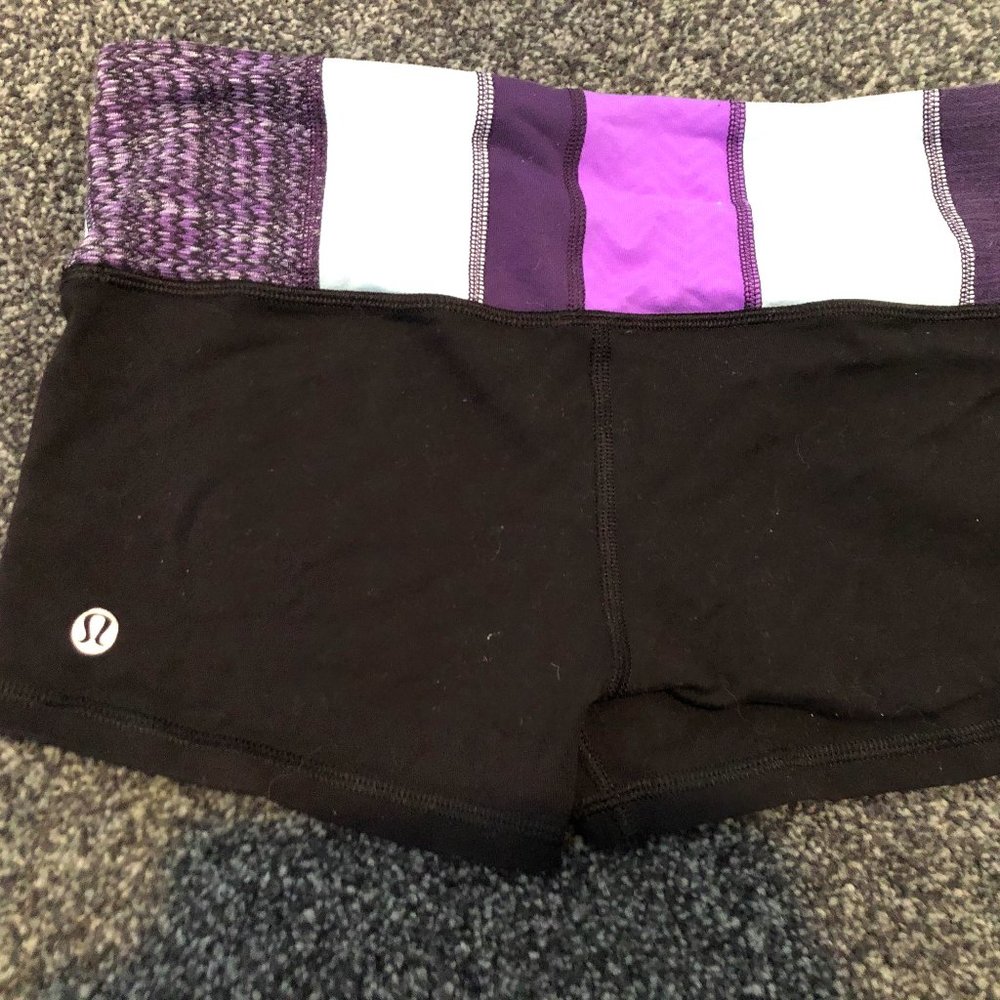Black reversible Lululemon running shorts